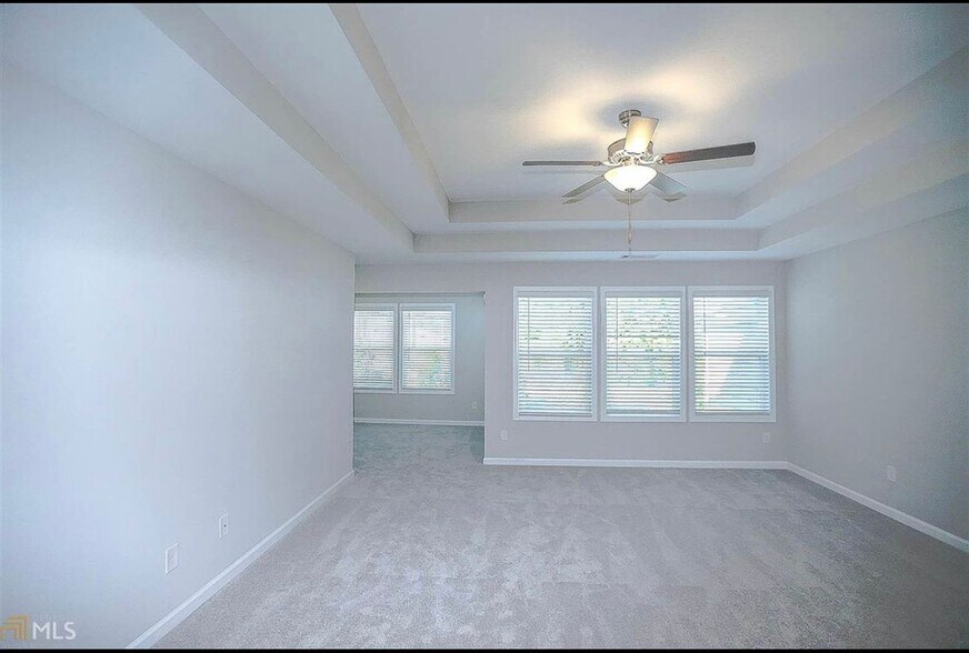 Building Photo - 679 Lansing Grove Way