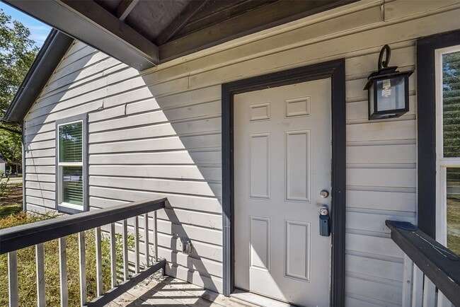 Building Photo - 307 Penick Rd