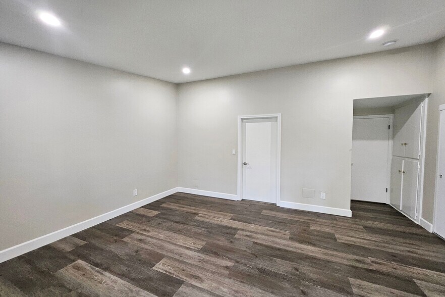 Building Photo - 23526 Dolorosa St