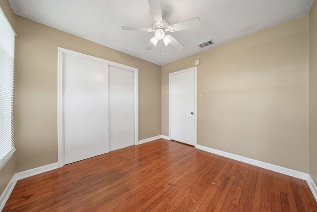 Building Photo - 3 Bedroom/1 Bathroom Ridgeview Subdivision