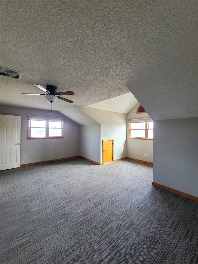 Building Photo - 1020 W Cypress St