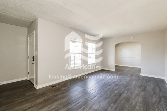 Building Photo - 2556 Paden St