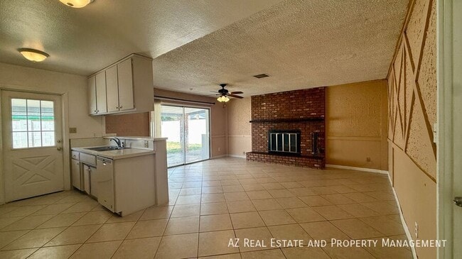 Building Photo - 4440 W Yucca St