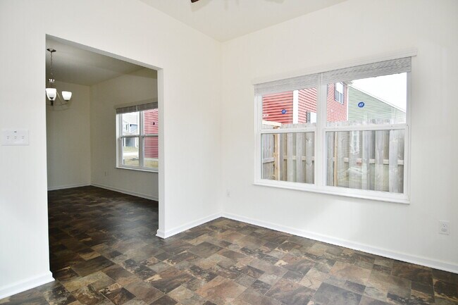 Building Photo - Spacious 5-bedroom, 3 full bath home in the Greenwood/Clark Pleasant area