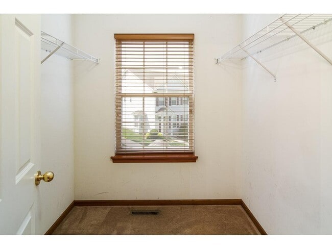 Building Photo - 681 Cobblestone Way