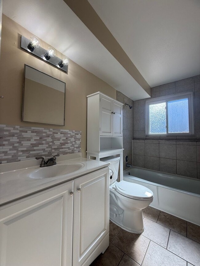 Building Photo - 4222 Forrest Hill Rd