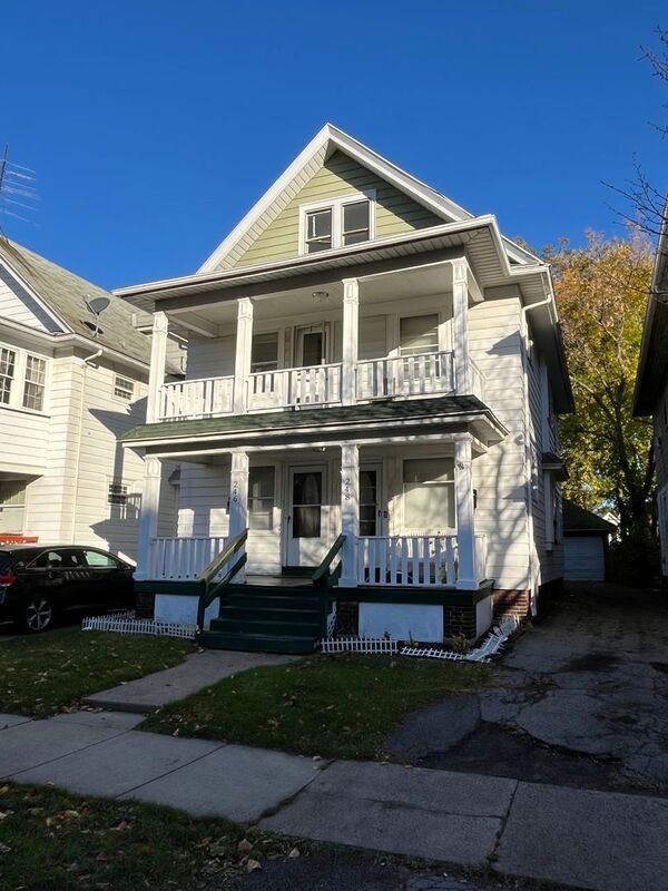 Building Photo - 246-248 Weyl St