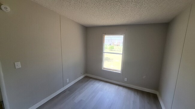 Building Photo - 40 Ginger Ln