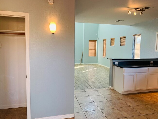 Building Photo - Rancho Sahuarita 4 bedroom 3 bath 2 story Home