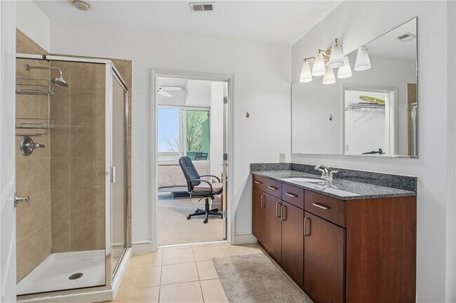 Building Photo - 44 Peachtree Pl NE