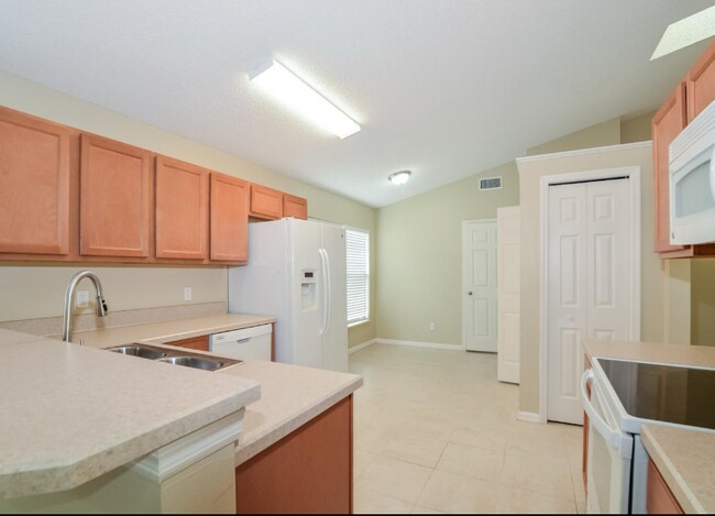 Building Photo - 6906 Cetera Way