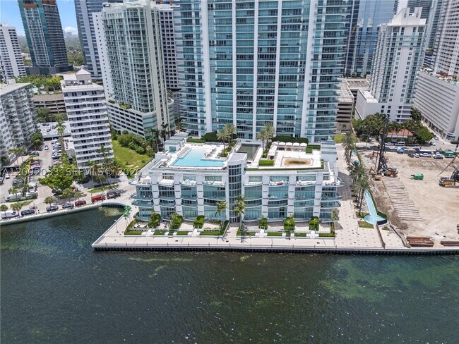 Building Photo - 1331 Brickell Bay Dr