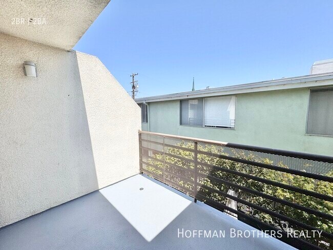 Building Photo - 937 10th St