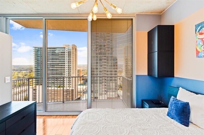 Building Photo - 360 Nueces St