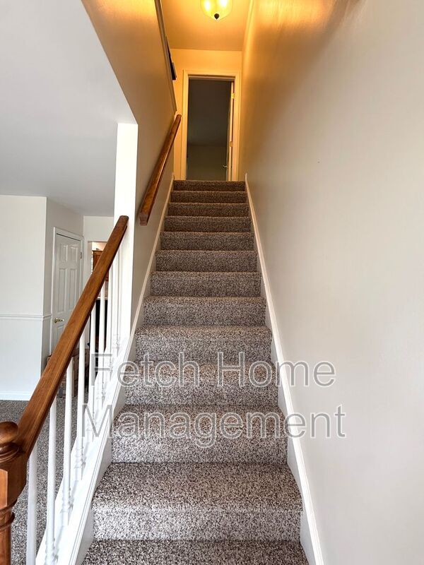 Building Photo - 55 Beech Ln