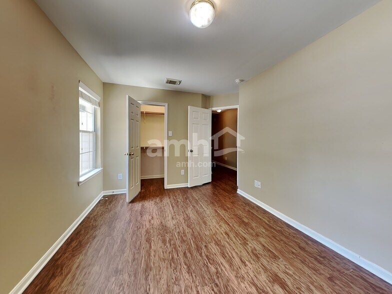 Building Photo - 13775 Running Bear Dr