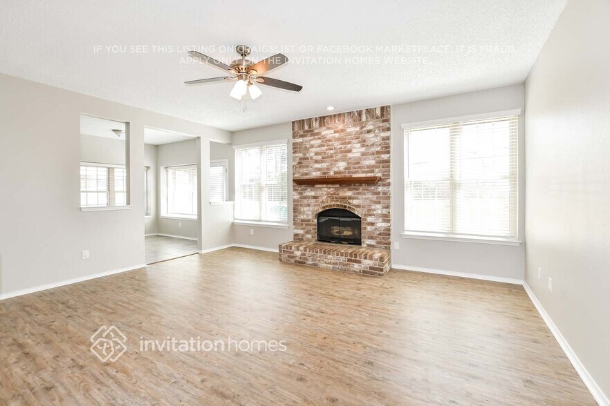 Building Photo - 205 Moss Dr