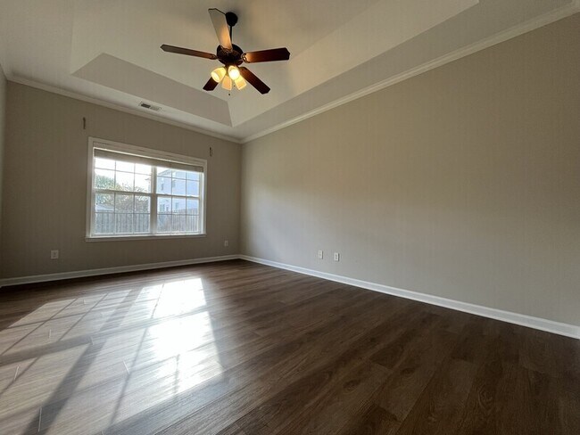 Building Photo - 2004 Helleri Dr