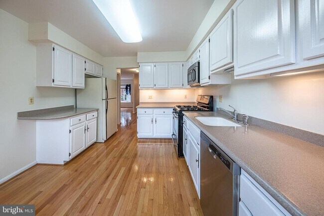 Building Photo - 3133 Windwood Farms Dr