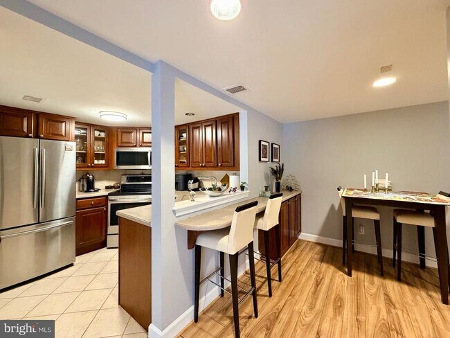 Building Photo - 1080 Wisconsin Ave NW