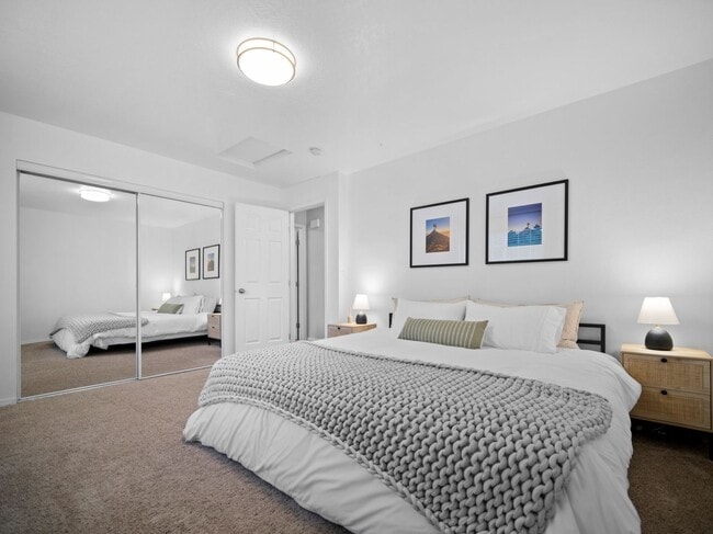 Building Photo - Bright & Comfortable 3 Bedroom Home (Furnished)