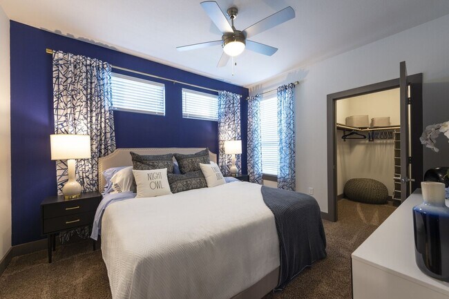 Building Photo - Your Perfect Place with 1 Month Free Rent!