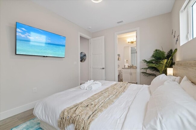 Building Photo - 623 Petit Wy