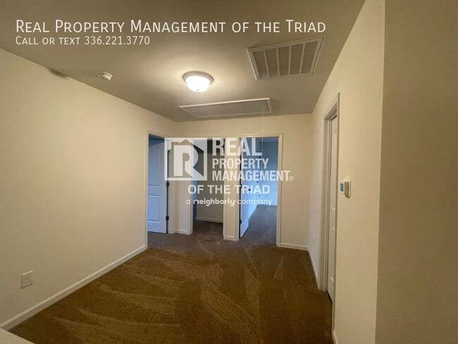 Building Photo - 357 Royal Fern Dr