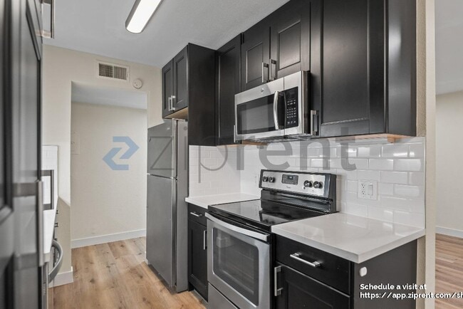 Building Photo - 291 Tradewinds Dr