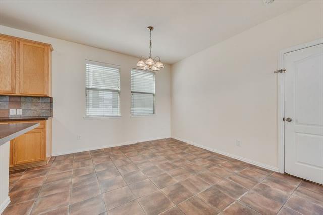 Building Photo - 9913 Lexington Dr