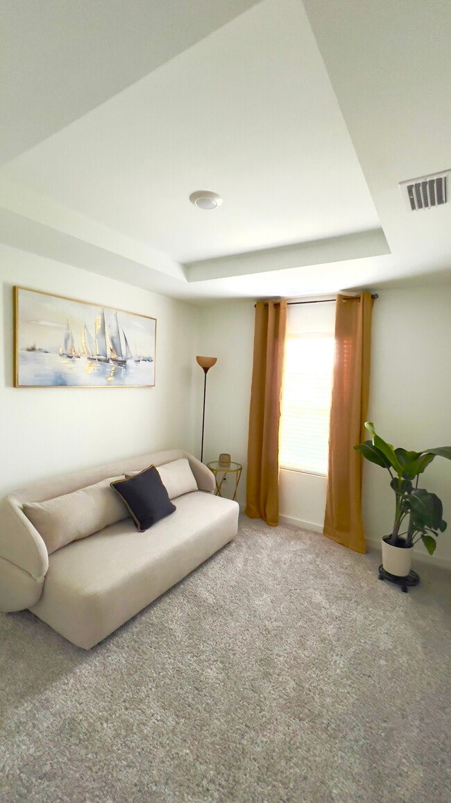 Building Photo - 395 N Gay Ave