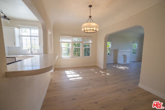 Building Photo - 10520 Eastborne Ave