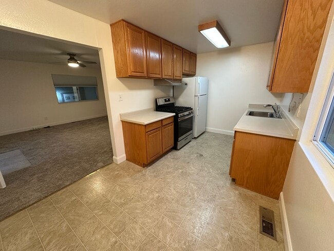 Building Photo - Single Story Duplex