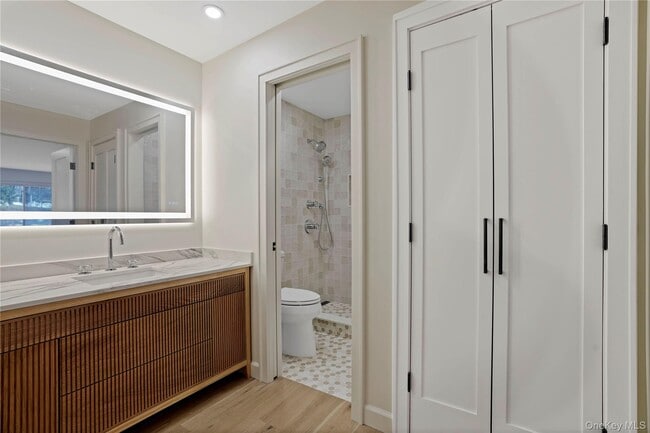 Building Photo - 400 High Point Dr