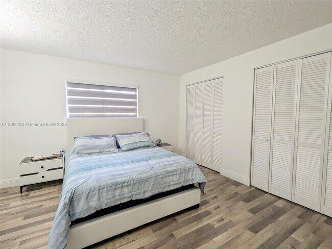 Building Photo - 8249 SW 149th Ct