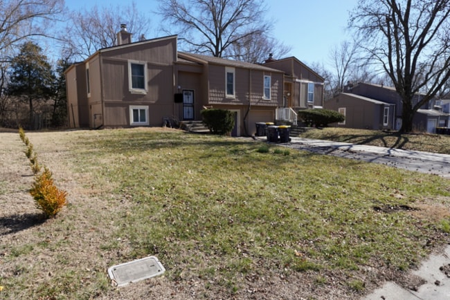 Building Photo - 9517 Manning Ave