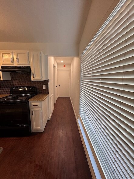 Building Photo - 6010 Dooley Dr