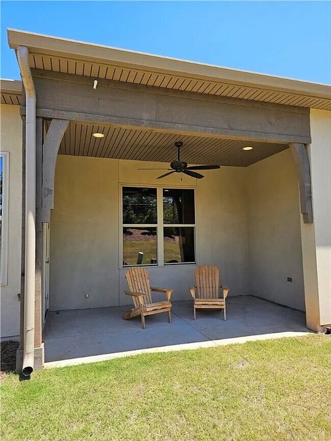 Building Photo - 3175 Crestmont Ct