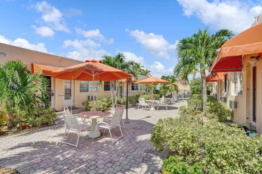 Building Photo - 336 Arthur St