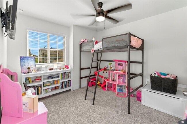 Building Photo - 512 White Steppe Way