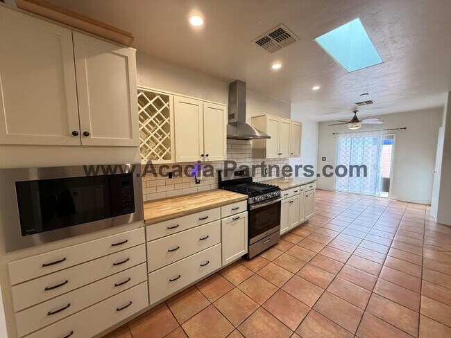 Building Photo - Spacious Four Bedroom Home