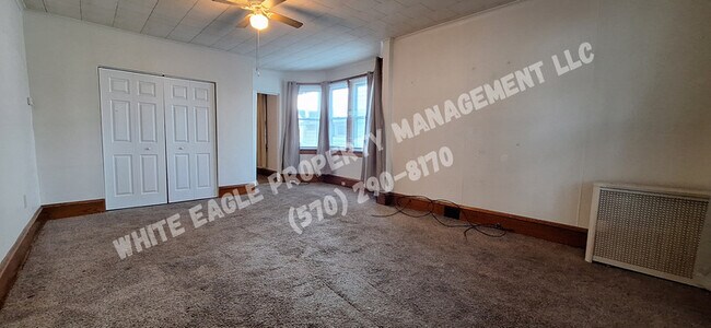 Building Photo - 315 William St