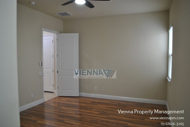Building Photo - 2101 Harpford Dr