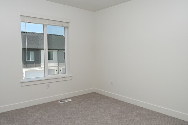 Building Photo - 3014 265 West - 1