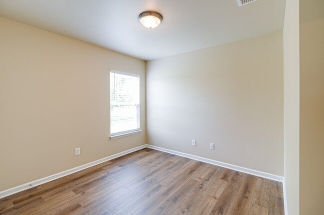Building Photo - 2057 Red Jacket Trace