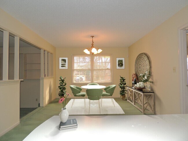 Building Photo - 2316 Rodgers Dr NE