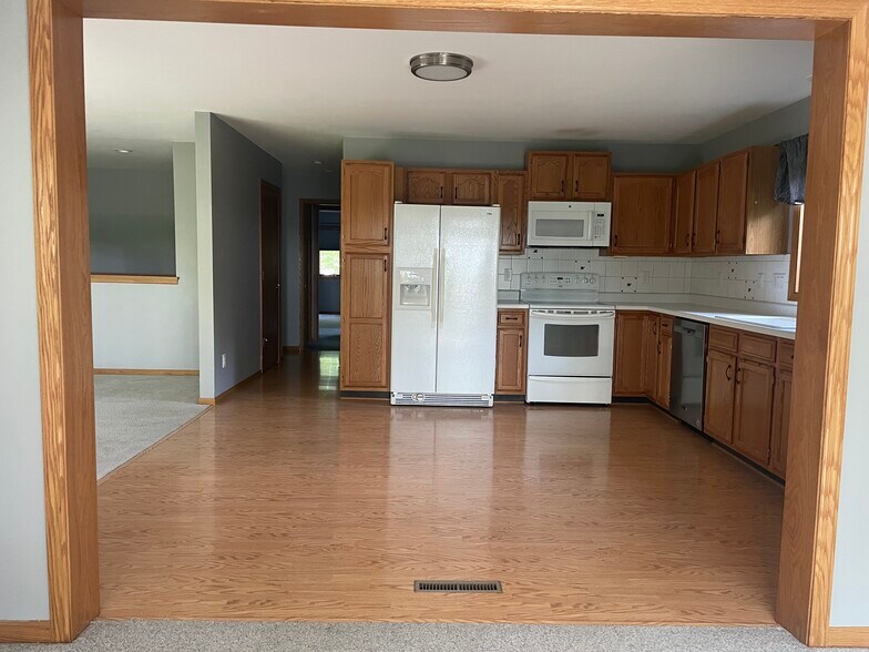 Kitchen - 2714 Wentworth Dr