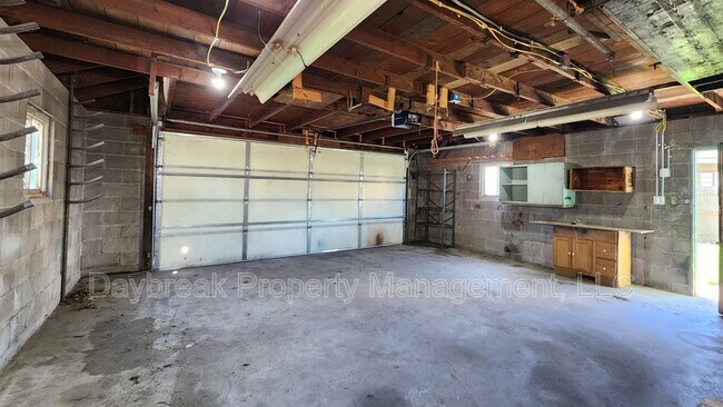 Building Photo - 729 14th St N