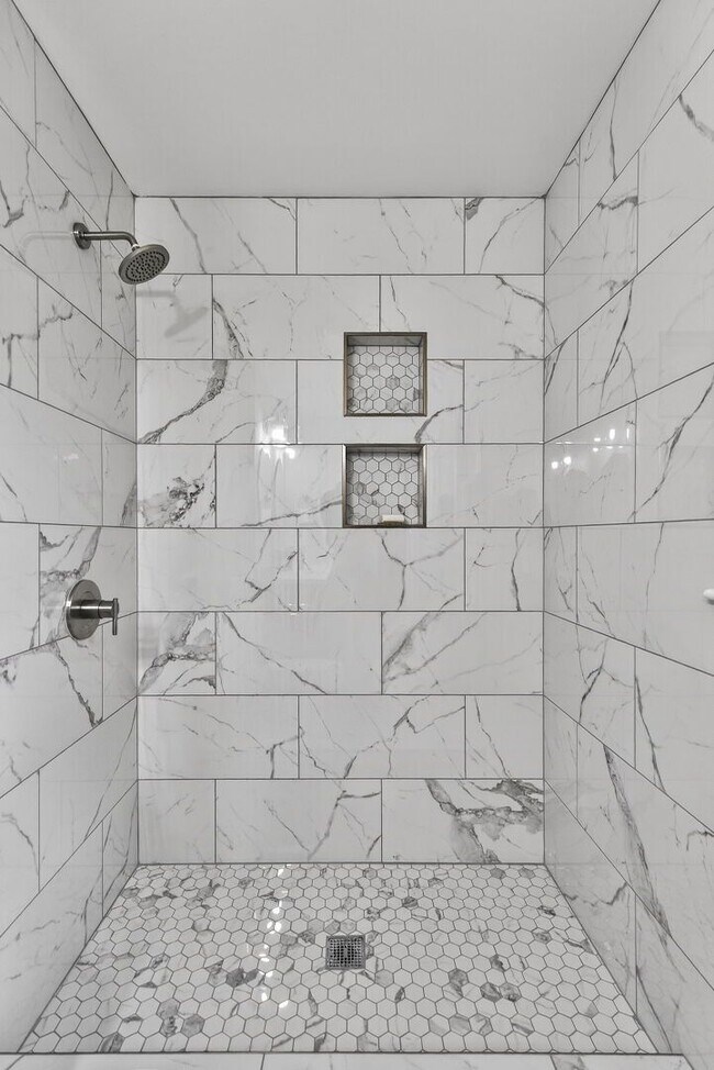 Building Photo - Newly Remodeled 3BD, 2BA Raleigh Home Near Downtown Raleigh and Interstates