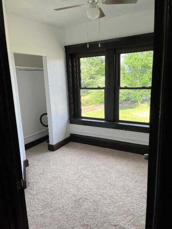 Building Photo - 315 9th St NE